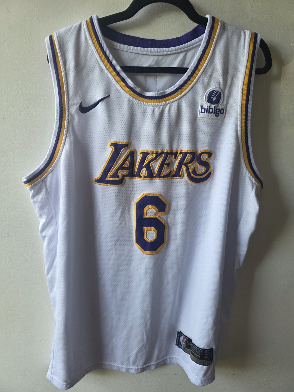 Nike LA Lakers LeBron James #6 Swingman Jersey White Sz 54 NBA Large White